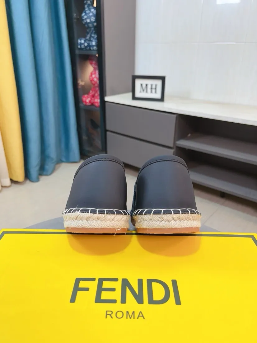 Men's shoes 💰400🌸🌸[FENDI] Fendi 💫Men's latest slip-on Loaf casual shoes ✔️The original one-to-one replica is available at the counter at the same time🏍️Fabrics: Italian imported fabrics, pure hand-pulled threads, raw rubber breathable and non-slip outsole, lining breathable and comfortable lambskin, density 100% comfortable, original rubber outsole wear-resistant ✔️Code number: 38-44, you deserve it, (Note: 45 can be customized, non-refundable and non-exchangeable)